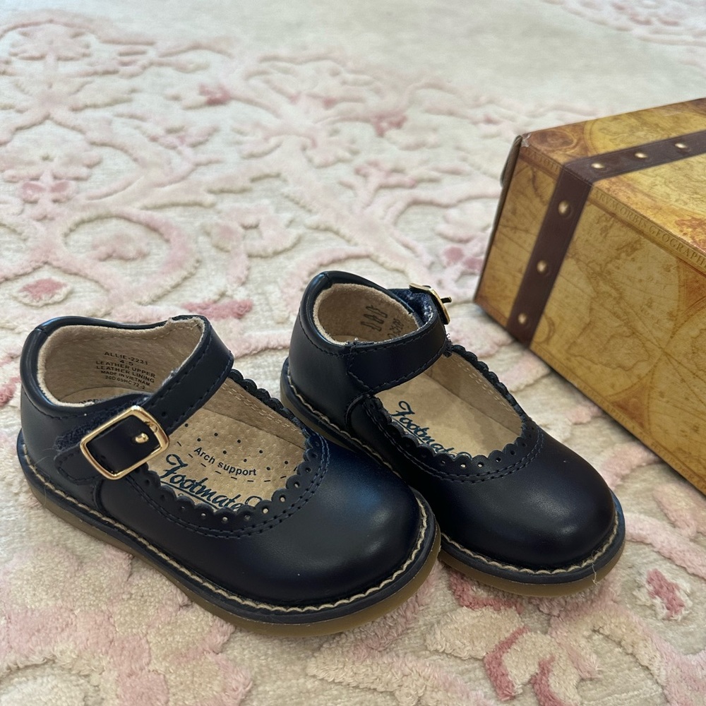 FootMates children blue/navy maryjanes size 4.5